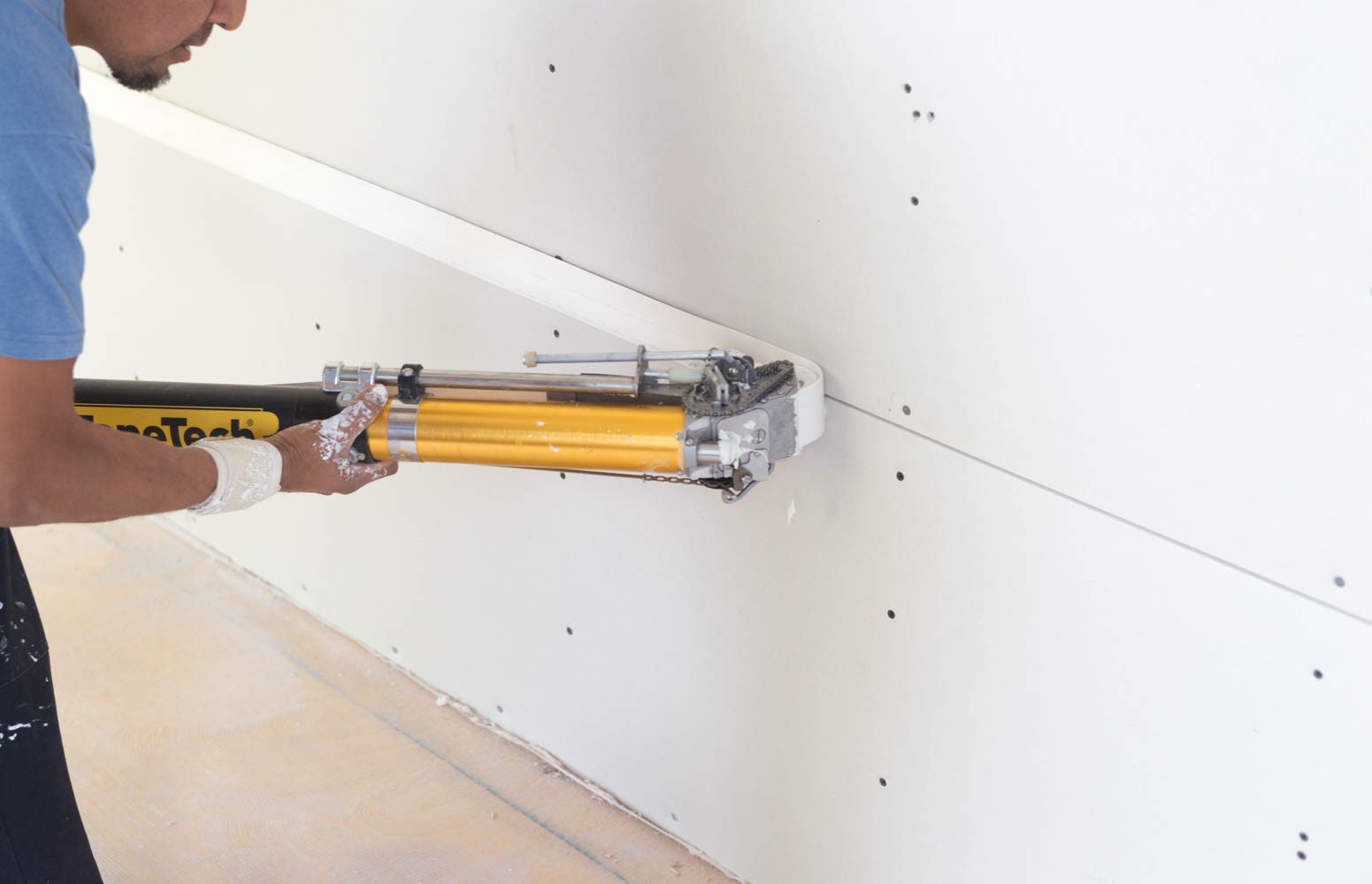 Pros and Cons for Hiring Out Drywall Work 13